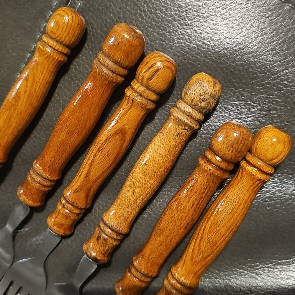 Vintage Wood Handles Silverware Flatware Set - Picture 11 of 16